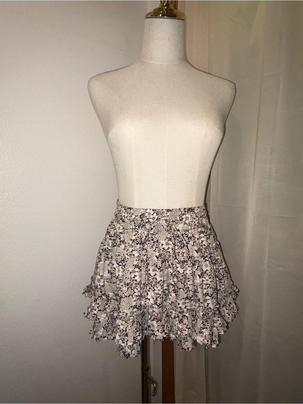 Floral Tiered Mini Skirt in Beige